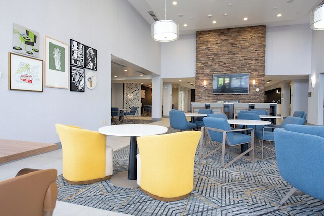 ホームウッド スイーツ ホウマ、LA