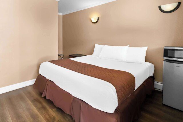 アメリカズ ベスト バリュー イン アベネル ウッドブリッジ