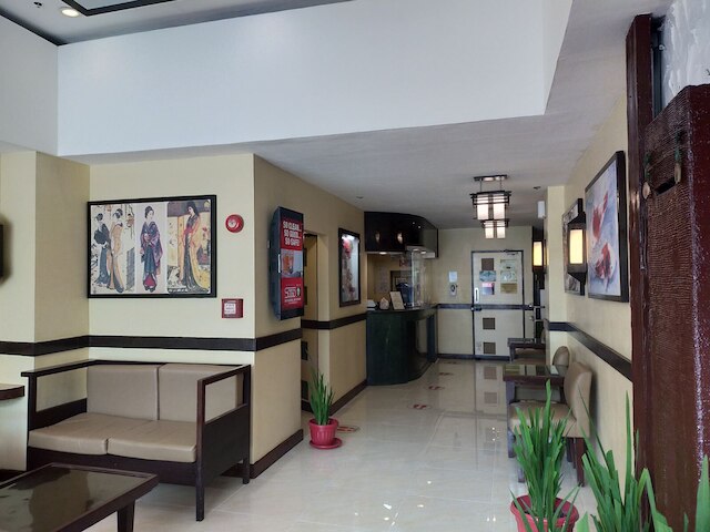 ホテル ソゴ エドサ カロオカン