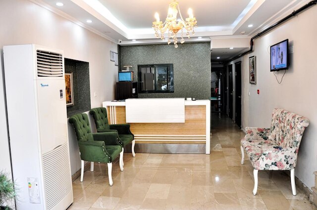 モナーク ホテル