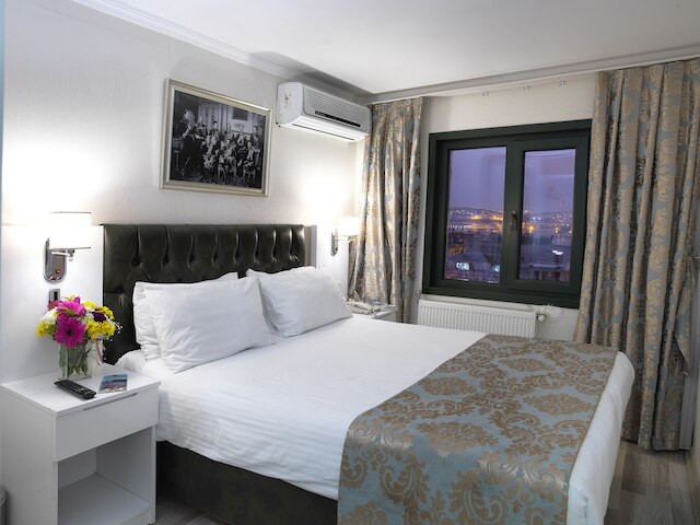 モナーク ホテル