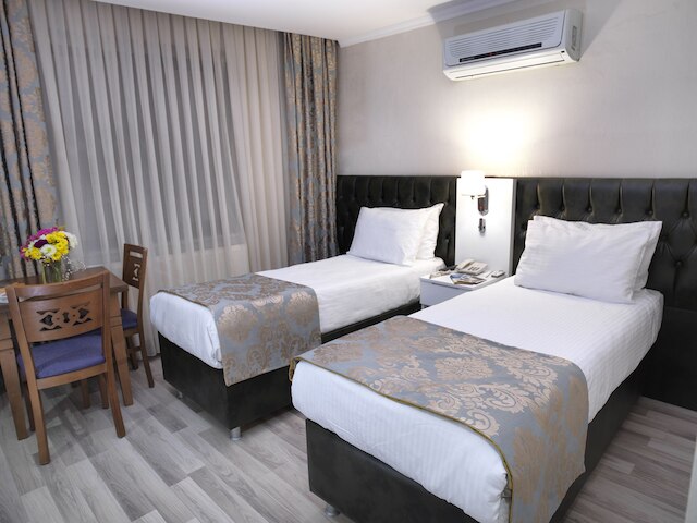 モナーク ホテル