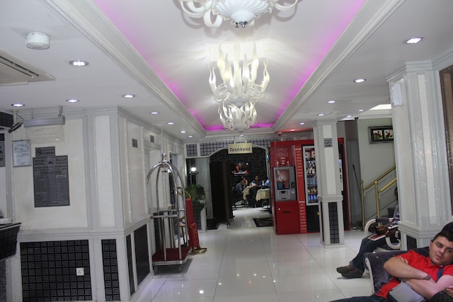 ホワイト フォート ホテル