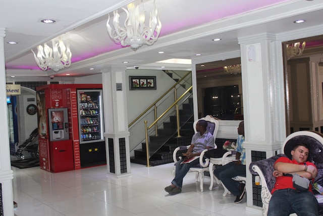 ホワイト フォート ホテル