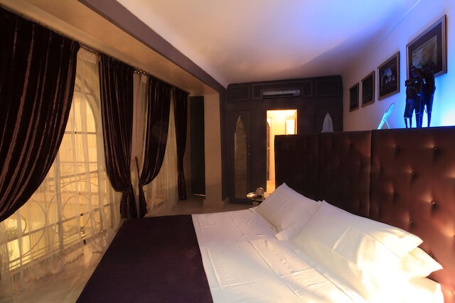 リヤド インフィニティ シー