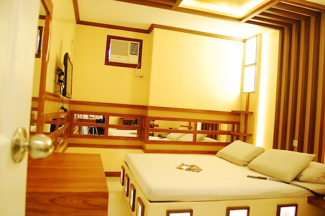 ホテル ソゴ エドゥサ クバオ