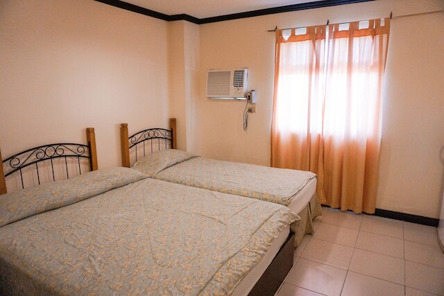 クラウン ガーデン ホテル