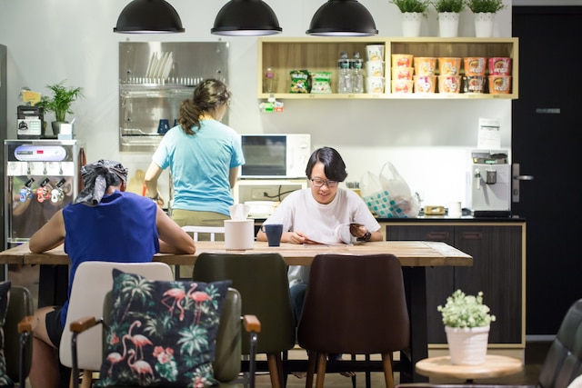 ウィ カム ホステル