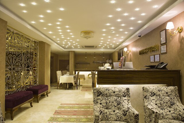 ゴールデン レイン ホテル オールド シティ