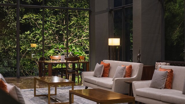 ベランダ ホテル パクブウォノ