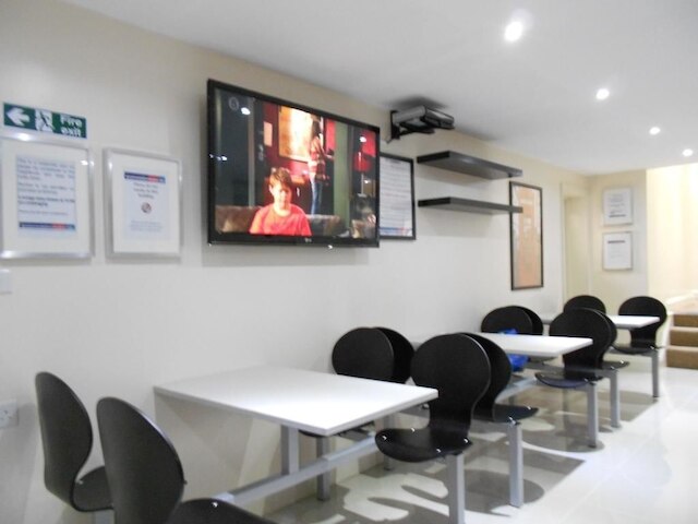 メープスベリー ホステル