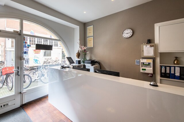 アコスター ホテル