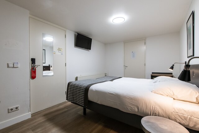 アコスター ホテル