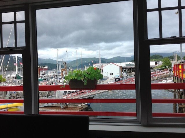 イーグル・ブラフ ベッド&ブレクファースト