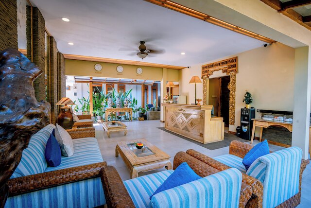 ポンドック サリ