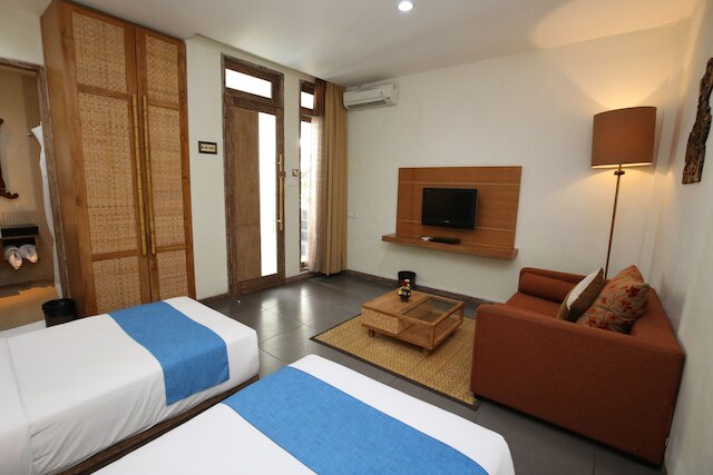 ポンドック サリ