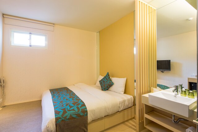 ザ クリスタル イン サン ムーン レイク