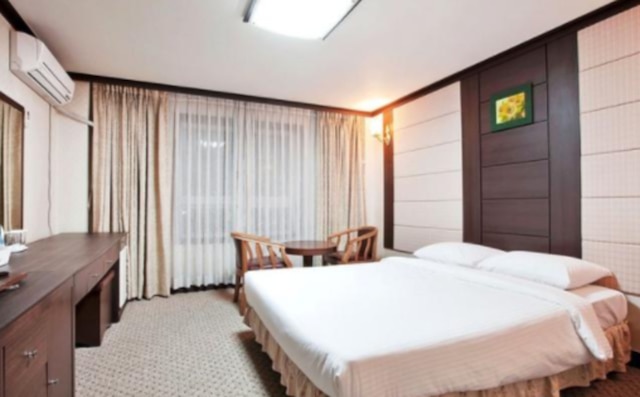 ザ チェイル ホテル オニャン