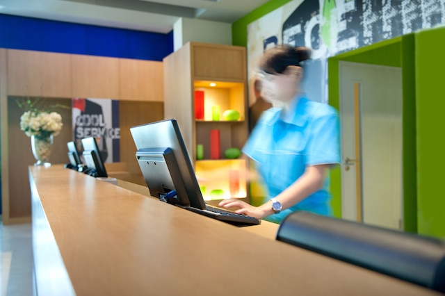 イビス バジェット セマラン テンデアン