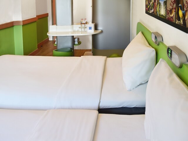 イビス バジェット セマラン テンデアン