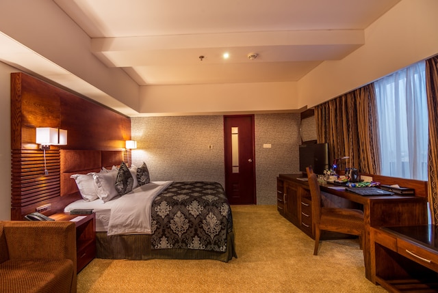 アーラ ホスピタリティ サービスズ リミテッド