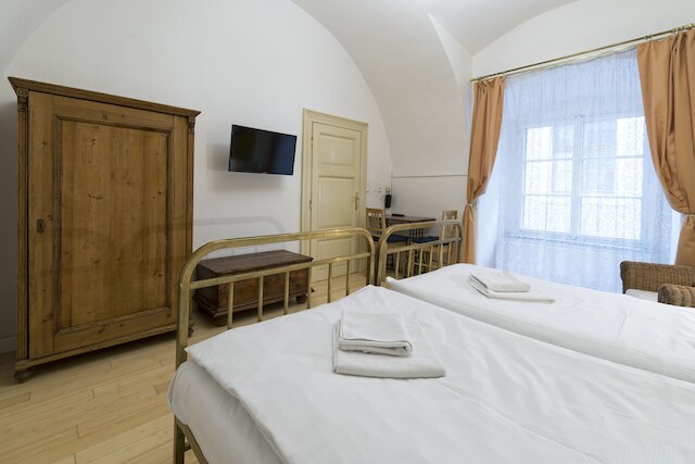 ホテル ウ ズラテホ イェレナ