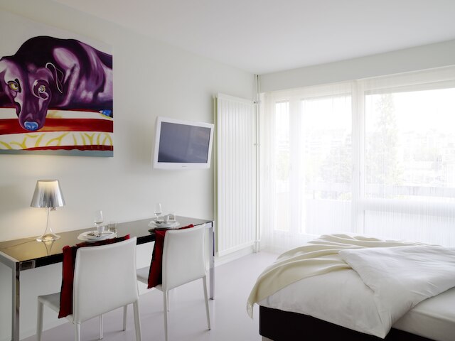 ビジョンアパートメンツ ローザンヌ リュ カロライン