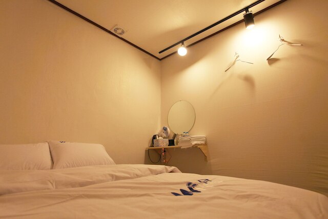 W ミニ ホテル - ホステル