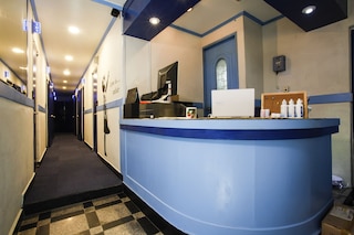 W ミニ ホテル - ホステル