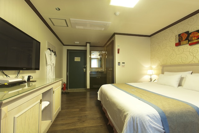 トンヨン アンチョビ ツーリスト ホテル