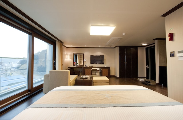 トンヨン アンチョビ ツーリスト ホテル