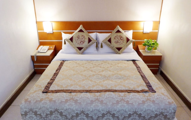 華国ビジネスホテル (華國商務飯店)