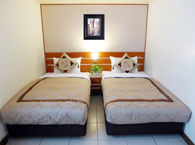 華国ビジネスホテル (華國商務飯店)