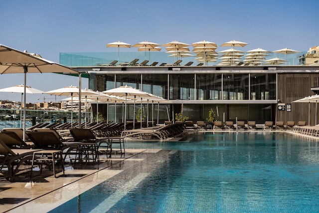 ストランド スイーツ バイ ノU コレクティブ