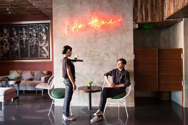 ハディ ポエトラ ホテル