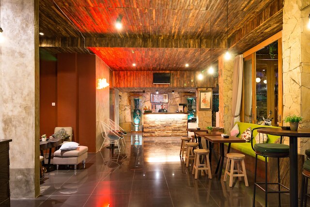 ハディ ポエトラ ホテル