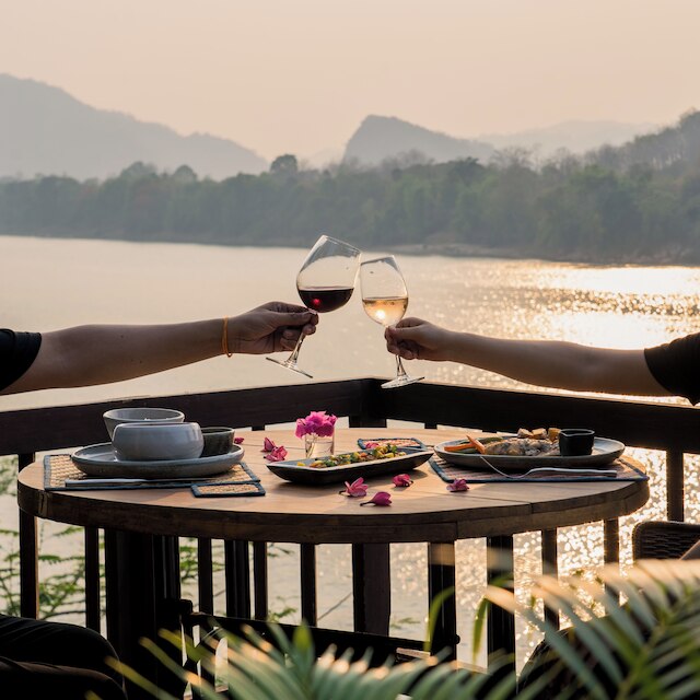 オック ポップ トック メコン ヴィラ