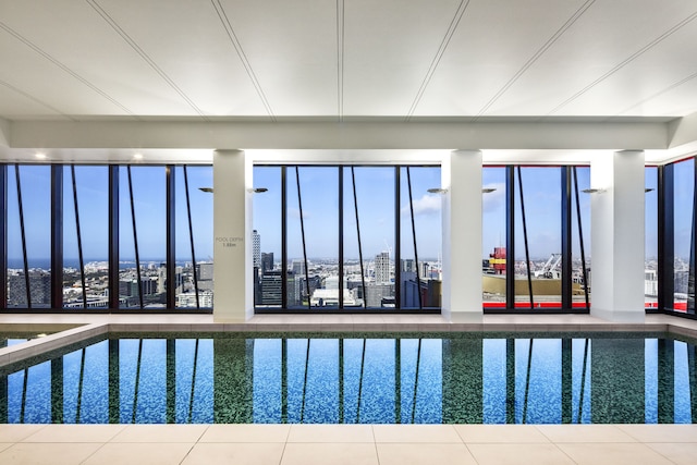 ウィンストン アパートメンツ