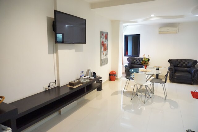 マンガ ドゥア ホテル マカサール