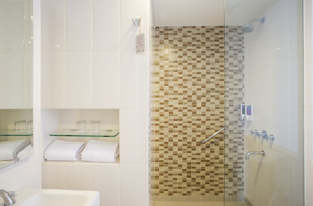 アマリス ハルタスニン - マカッサル