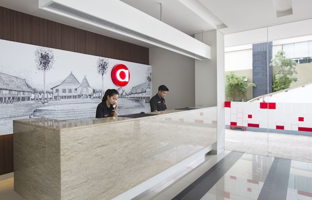 アマリス ハルタスニン - マカッサル