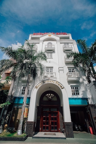 サンフラワーズ ホテル