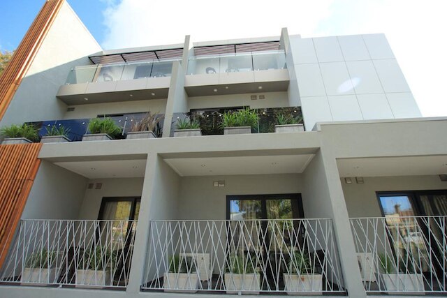 メルローズ アパートメンツ