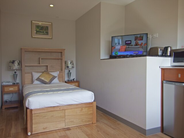 メルローズ アパートメンツ