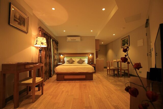 メルローズ アパートメンツ