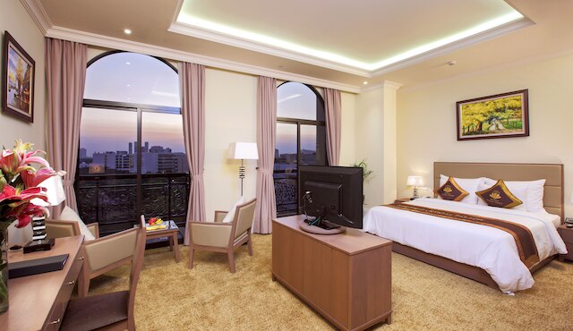 MerPerle Crystal Palace Hotel