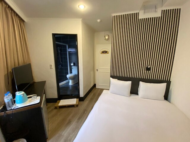 ホテル クイーン