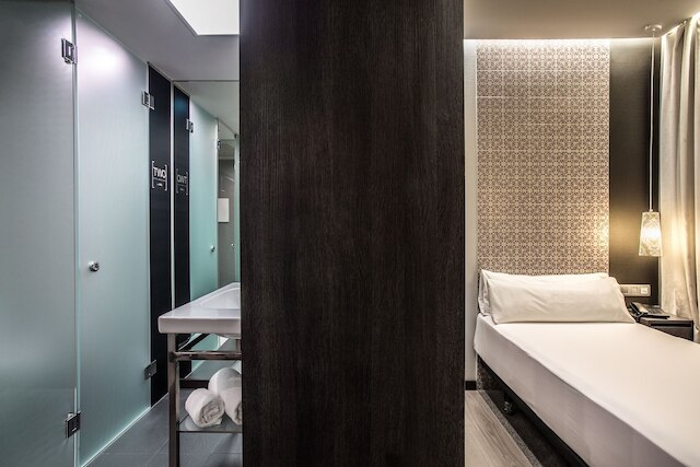 アクセル TWO バルセロナ - アダルツ オンリー