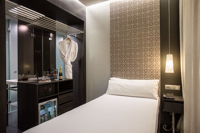 アクセル TWO バルセロナ - アダルツ オンリー