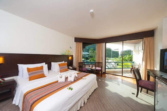 ファイ ファイ アイランド カバナ ホテル